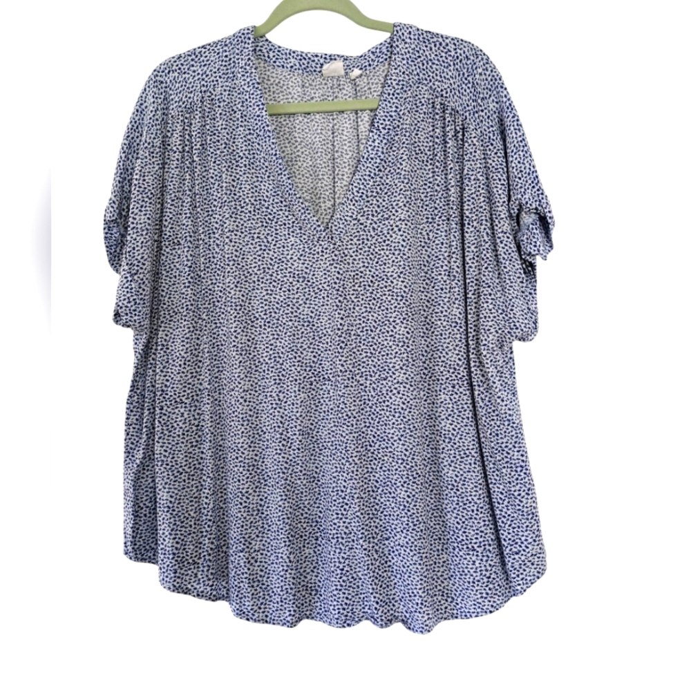 Gap Women's Popover top Size Large Blue White Short Sleeve V Neck Soft Casual